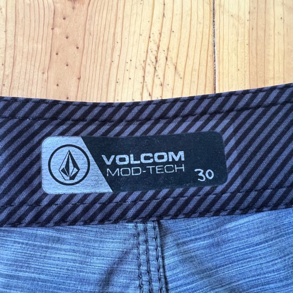 Volcom Mod-Tech Fluent Swim Shorts - Size 30 - image 3